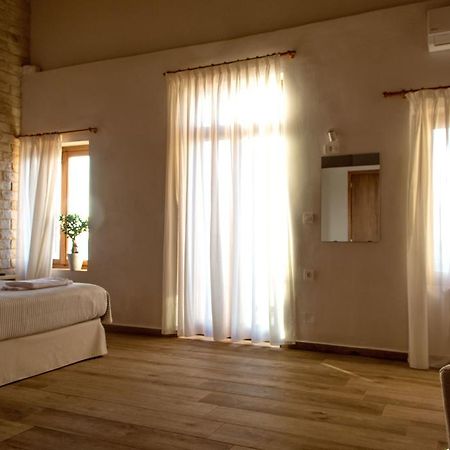 Ocean Waves Hotel Chania  Buitenkant foto
