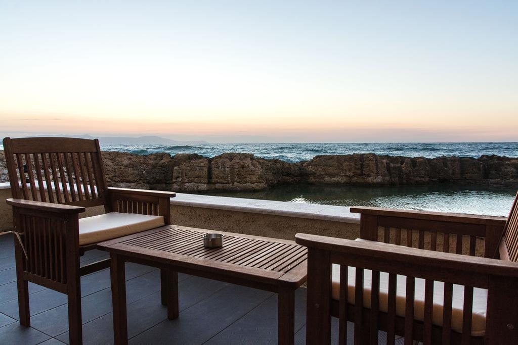 Ocean Waves Hotel Chania  Buitenkant foto