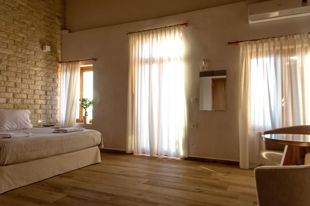 Ocean Waves Hotel Chania  Buitenkant foto